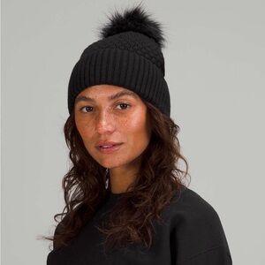 NWT Lululemon Bubble Knit Pom Beanie